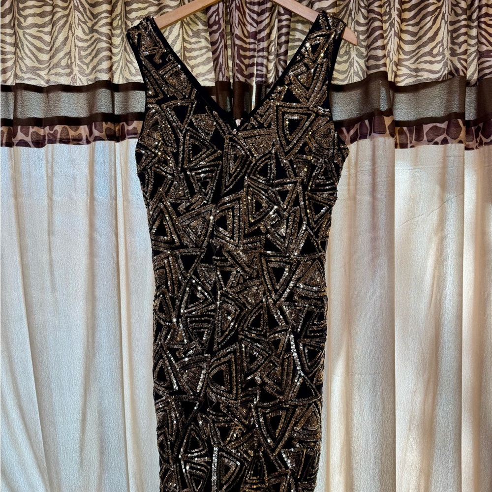 Forever 21 Black and Gold Sleeveless V-Neck Mini Dress